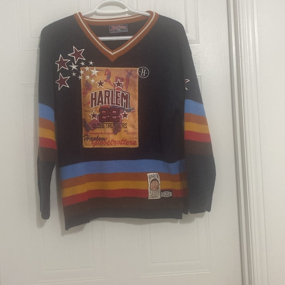 Harlem Globetrotters limited Edition V Neck Sweater Size Small ( 17 A )